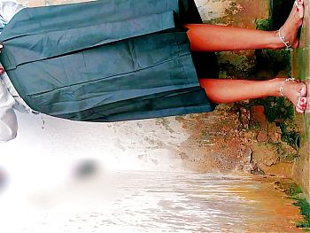 Indian mms young school girl standin pee and hot bath viral vidoe sexy dress 